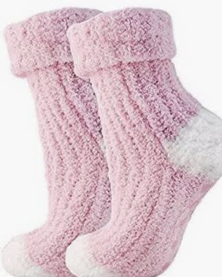 These one-size-fits-all slipper socks