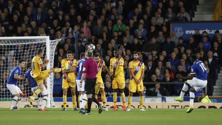 Britain Football Soccer - Everton v Crystal Palace - Premier League - Goodison Park - 30/9/16 Everton's Romelu Lukaku scores their first goal with a free-kick Action Images via Reuters / Carl Recine Livepic EDITORIAL USE ONLY. No use with unauthorized audio, video, data, fixture lists, club/league logos or "live" services. Online in-match use limited to 45 images, no video emulation. No use in betting, games or single club/league/player publications. Please contact your account representative for further details.