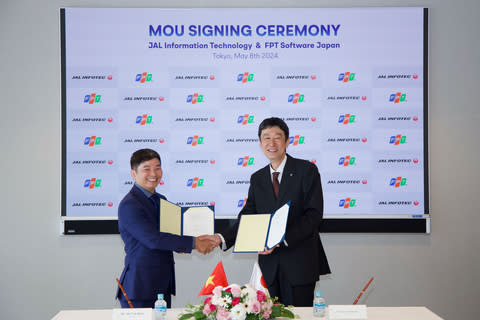 The MOU signing ceremony between FPT Software and JAL Information Technology was held in Tokyo, Japan (Photo: Business Wire)