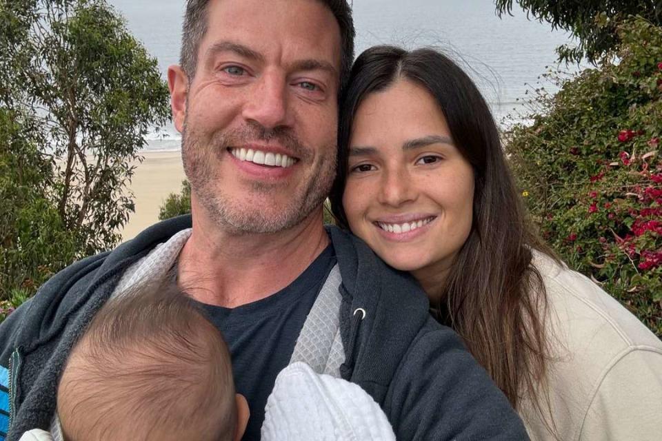 <p>Jesse Palmer/Instagram</p> Jesse Palmer and his family.