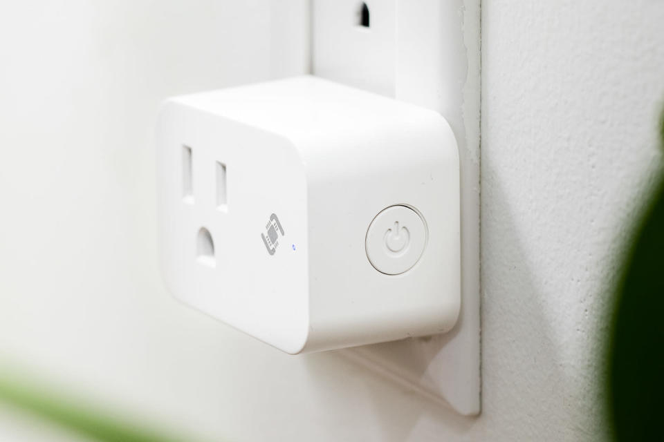 Plug-in smart outlet