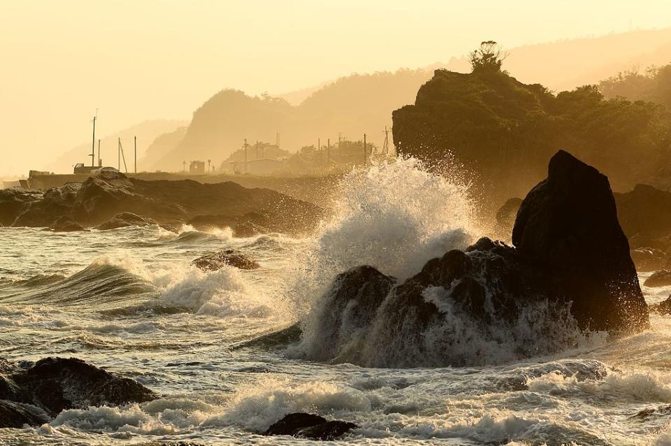 北關海潮 (Photo by Taiwankengo, License: CC BY-SA 4.0, Wikimedia Commons提供)