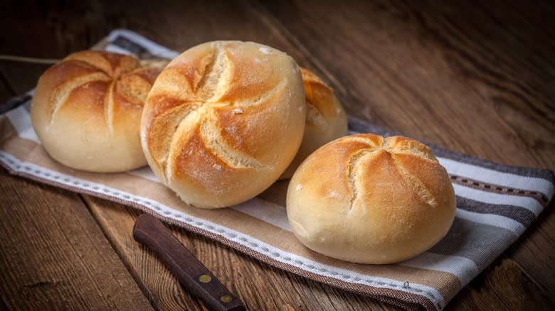 Kaiser rolls