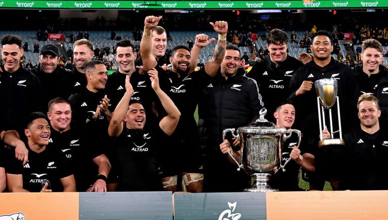 All Blacks llega precedidos por la conquista del Rugby Championship y con el deseo de lograr por cuarta vez la corona mundial del rugby, algo que ningún seleccionado consiguió.