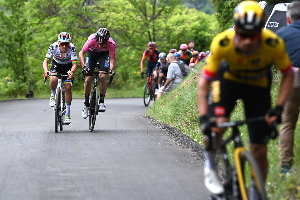  Remco Evenepoel could not match Primoz Roglic on the final climb of stage 8 of the Giro d'Italia 