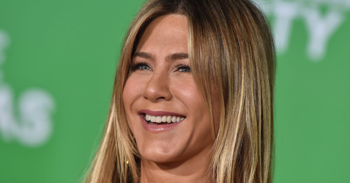 Jennifer Aniston would totally do more TV, and what’s she waiting for!?