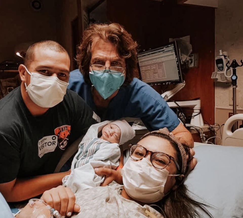 Woman's post showing adorable snaps of son being delivered by same doctor who delivered her over two decades ago goes viral (Jam Press)
