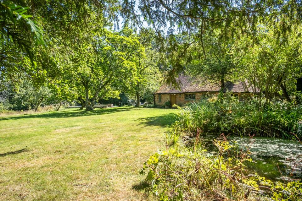 sussex cottage with gardens designed by chelsea flower show gold medallist for sale