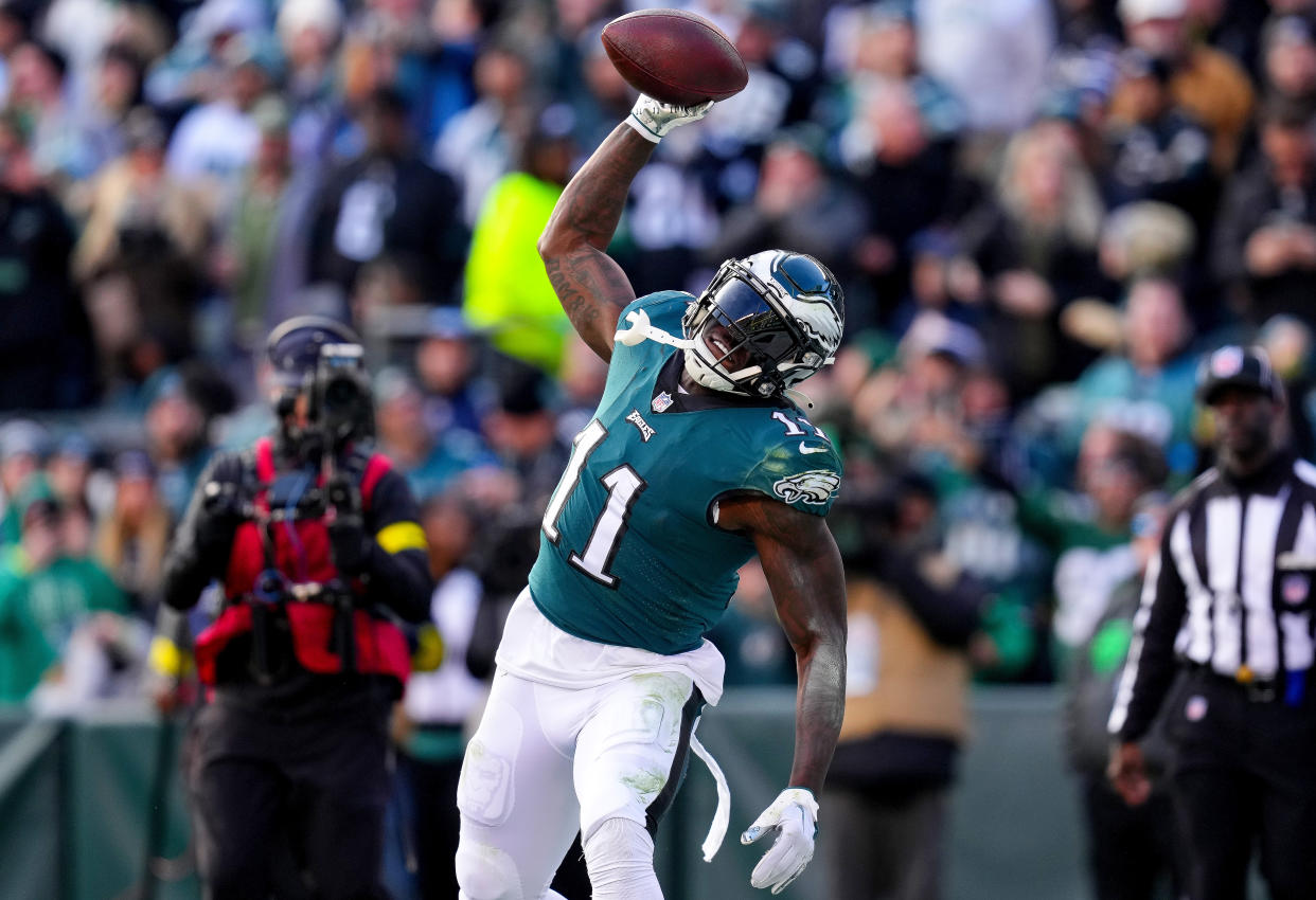 PHILADELPHIA, PENNSYLVANIA - DECEMBER 04: A.J. Brown #11 of the Philadelphia Eagles celebrates after scoring touchdown in the second quarter of a game against the Tennessee Titans at Lincoln Financial Field on December 04, 2022 in Philadelphia, Pennsylvania. (Photo by Mitchell Leff/Getty Images)