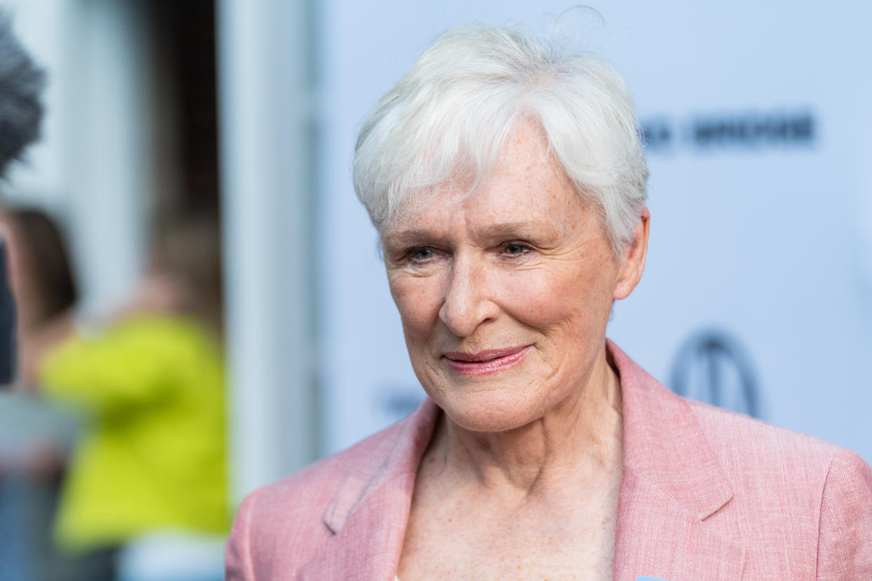 IRVINGTON, NUEVA YORK - 24 DE MAYO: La actriz Glenn Close asiste a la Serie Changing The World organizada por Harris Schwartzberg y el Dr. Jim Kim en la oficina de Two Bridge el 24 de mayo de 2023 en Irvington, Nueva York. (Foto de Mark Sagliocco/Getty Images)