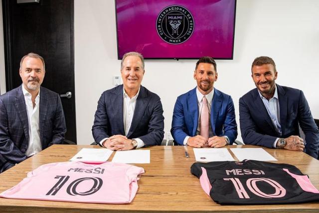 Messi compartió sus primeras imágenes con la camiseta del Inter Miami, Firmó el contrato, Página