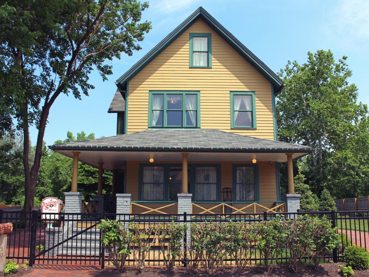 "A Christmas Story" house in Cleveland, Ohio on sale