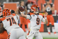 Cincinnati Bengals quarterback Joe Burrow throws a 23-yard touchdown pass to tight end C.J. Uzomah during the first half of an NFL football game against the Cleveland Browns, Thursday, Sept. 17, 2020, in Cleveland. (AP Photo/David Richard)