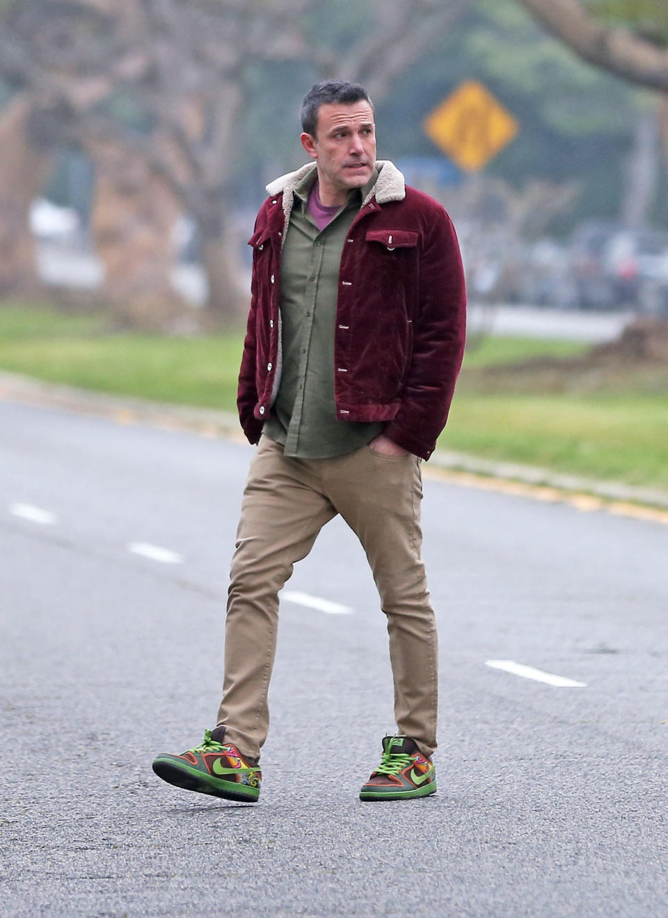 ben affleck, ben affleck shoes, ben affleck shoe style, nike dunks, nike sb dunks, Nike SB Dunk Low Premium "De La Soul