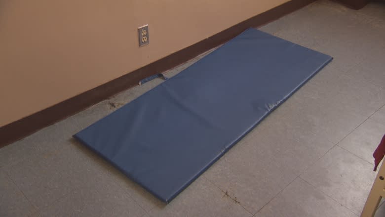 Homeless shelter demand rising in Ontario as facilities close