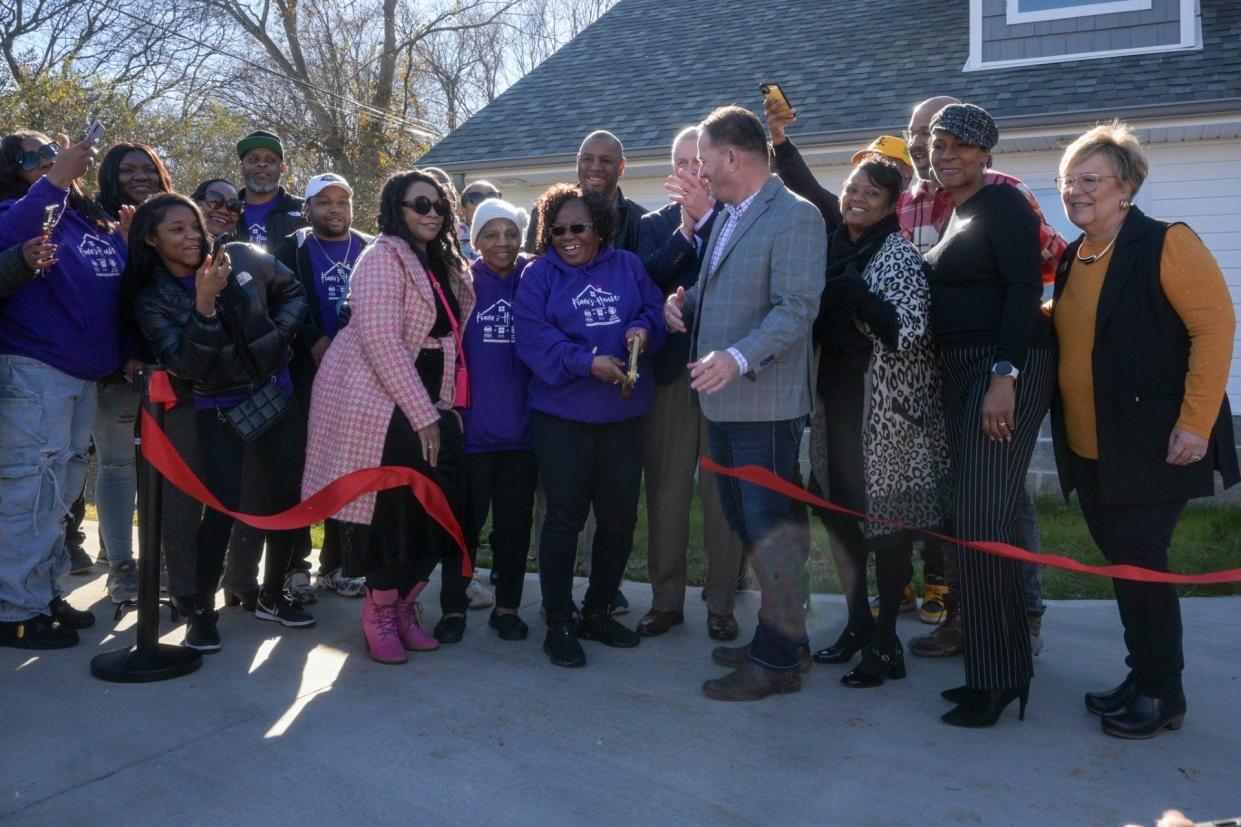 Kiana’s House, a new, 1,600-square-foot facility offering transitional housing for foster children in the Department of Children’s Services care, celebrated its opening with a ribbon-cutting ceremony and open house on Thursday, Dec. 14.