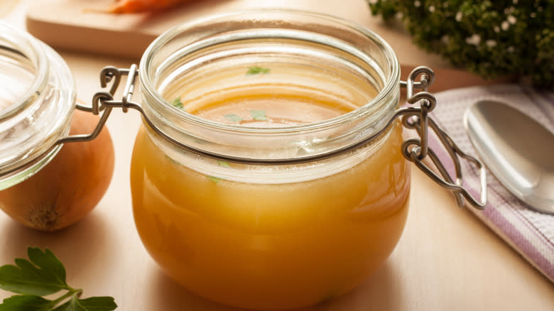 Homemade chicken stock