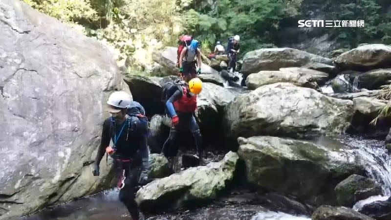 傳出有民眾探訪神祕湖一度失聯。