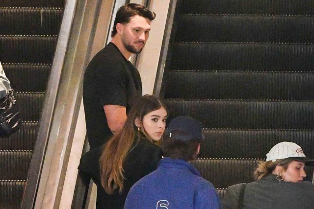 NFL Star Josh Allen Reacts to Being Photographed With Hailee Steinfeld - E!  Online