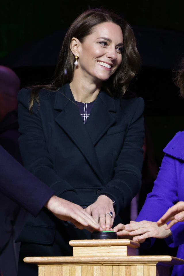 Princess of Wales kicks off Earthshot celebrations by lighting up Boston at Speaker&#x002019;s Corner by City Hall. (Getty Images)