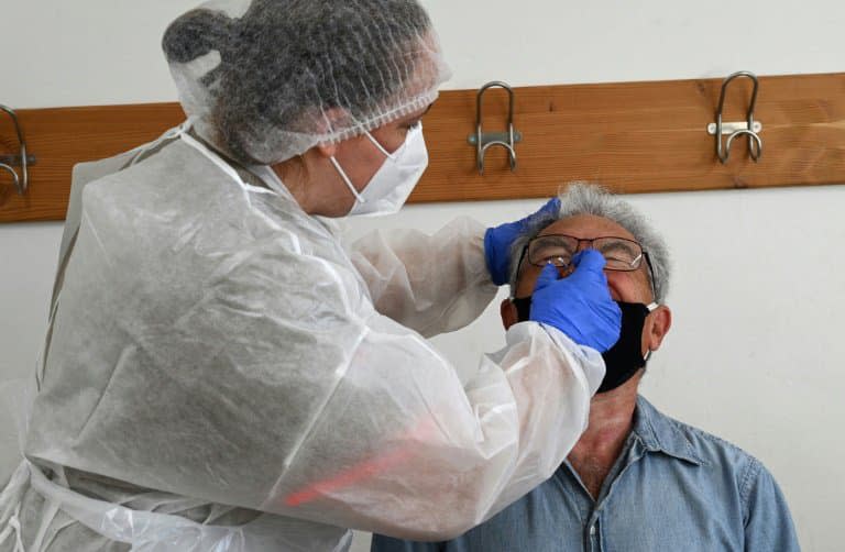 Test de dépistage du coronavirus le 19 novembre 2020 à Saint-Gilles - Image d'illustration - Pascal GUYOT © 2019 AFP