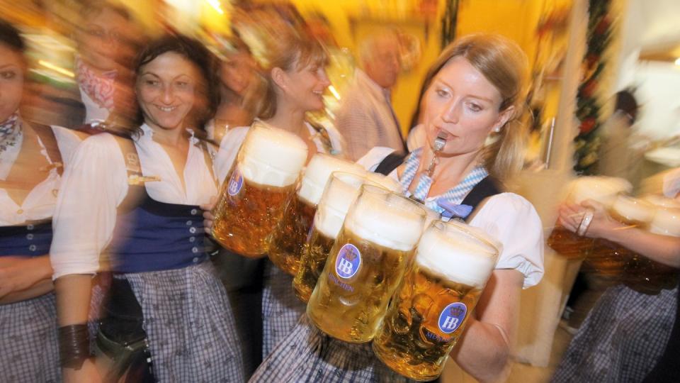 Die Wiesnmaß wird von Jahr zu Jahr teurer. (Bild: dpa)