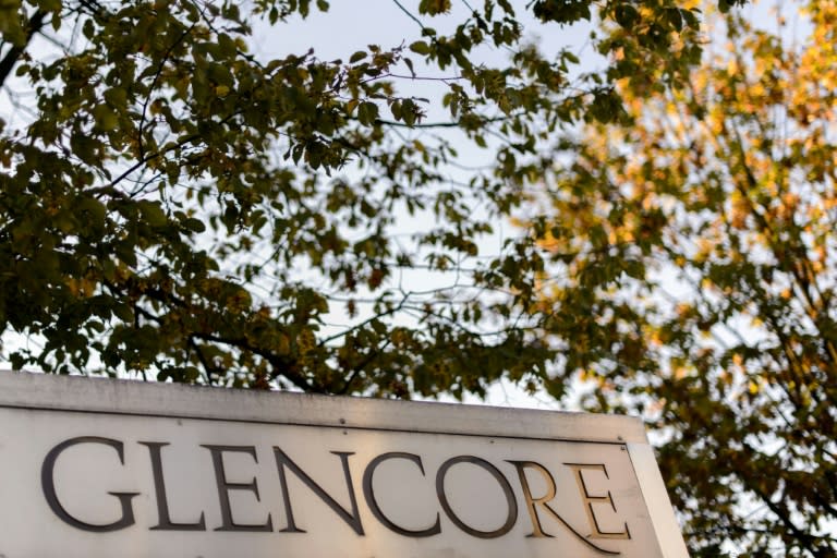 Glencore says it wants to trim its debt to between $18-$19 billion by the end of 2016