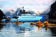 <p>El astillero holandés Damen amplía su serie SeaAxe con el Adventure 4008 de 43 metros de eslora. Concebido para atraer a los amantes de las actividades al aire libre, tiene un rendimiento que hace honor a su aspecto robusto y poderoso (Todas las fotografías: <em>Boat International Futureyacht</em>). </p>