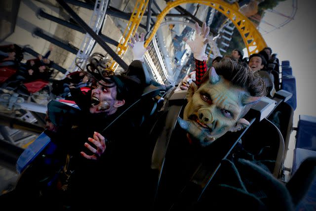 <p>Six Flags</p> Six Flags' Fright Fest