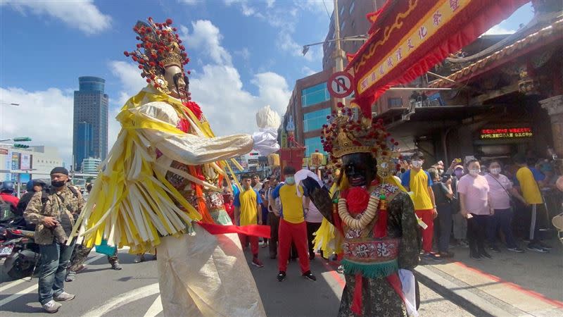  七爺八爺回來了。與城隍爺、天兵天將一起守護信徒。（圖／記者鍾志鵬）