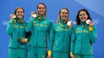 The Aussie girls win silver in the 4x200m freestyle relay.