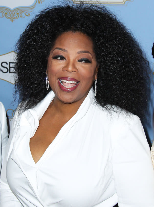 <b>Platz 5: Oprah Winfrey</b><br><br> <b>Vermögen: 2,7 Milliarden US-Dollar</b><br><br> Oprah Winfrey hat sich aus einem armen Elternhaus hochgekämpft und ist heute eine der einflussreichsten Persönlichkeiten der USA. Das jährliche Einkommen der Medienmogulin beträgt etwa 315 Millionen US-Dollar. Ihre „The Oprah Winfrey Show” wird in 140 Ländern übertragen.