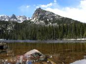 Kaltes klares Wasser: Eine der schönsten Wandertouren führt hinaus zum Fern Lake. Foto: Robert Juhran