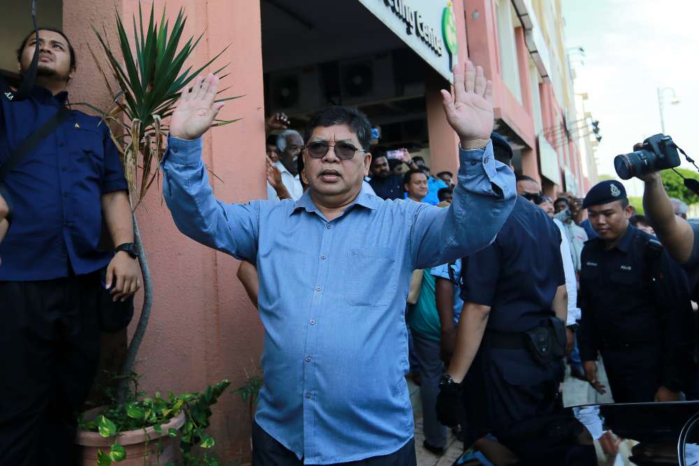 Kedah PKR chief Datuk Johari Abdul speaks to reporters in Petaling Jaya January 18, 2020. ― Picture by Ahmad Zamzahuri