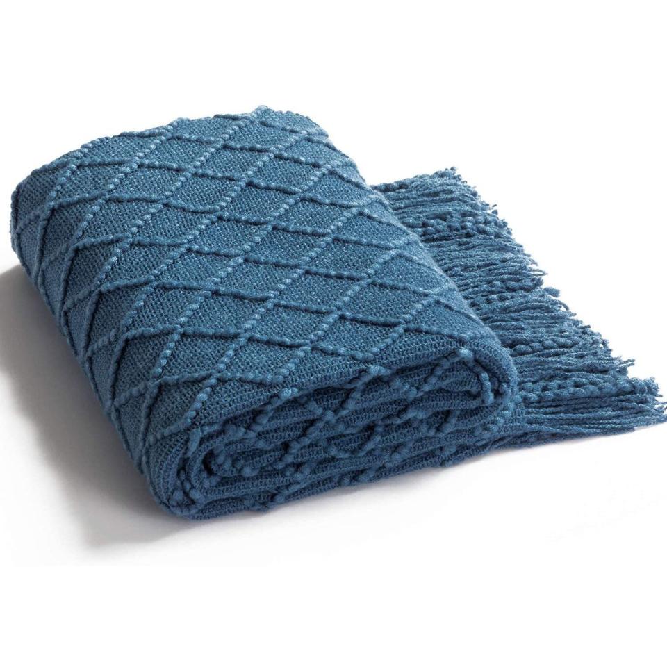 16) Throw Blanket