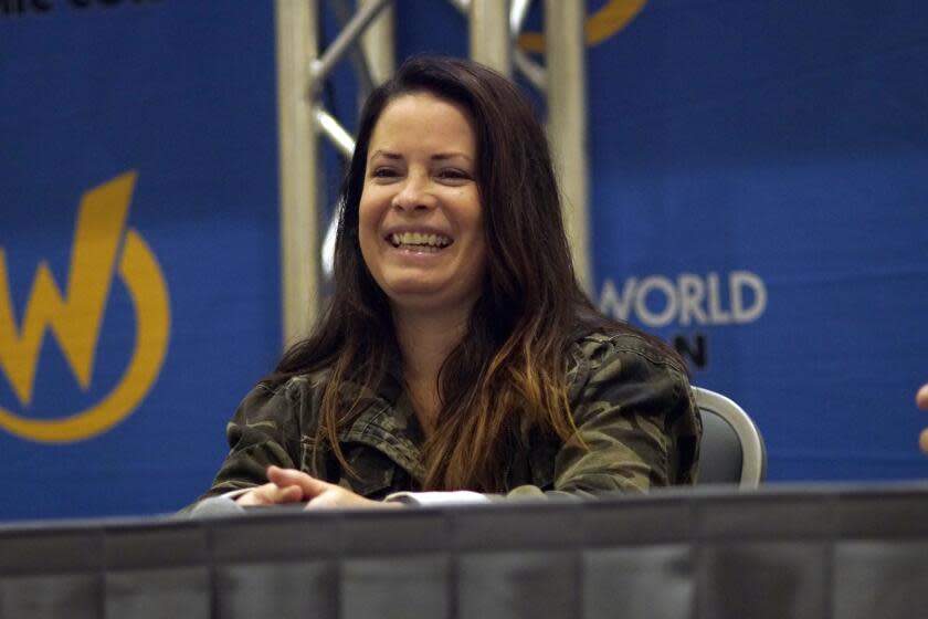 "Charmed" alum Holly Marie Combs weighed in on the ongoing feud between former co-stars Shannen Doherty and Alyssa Milano.