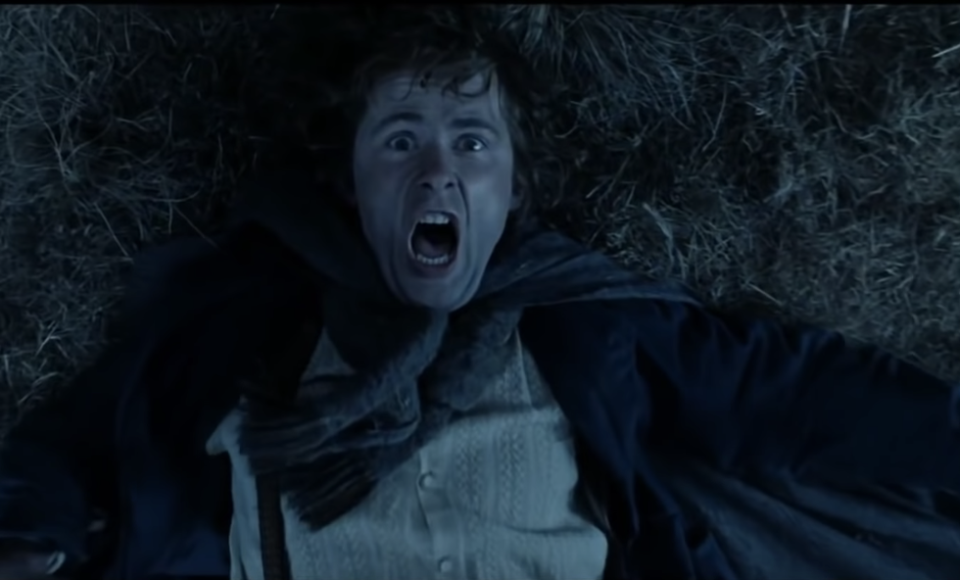 The handcuffs on Pippin disappearing in 'The Lord of the Rings'