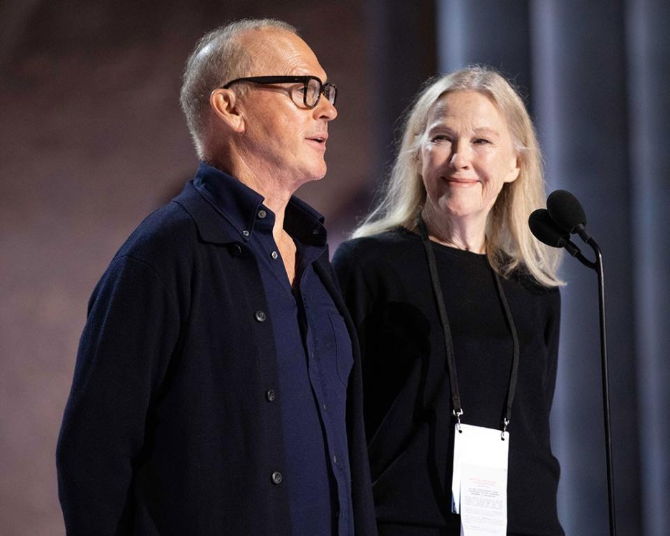 <p>Michael Keaton & Catherine O'Hara</p>