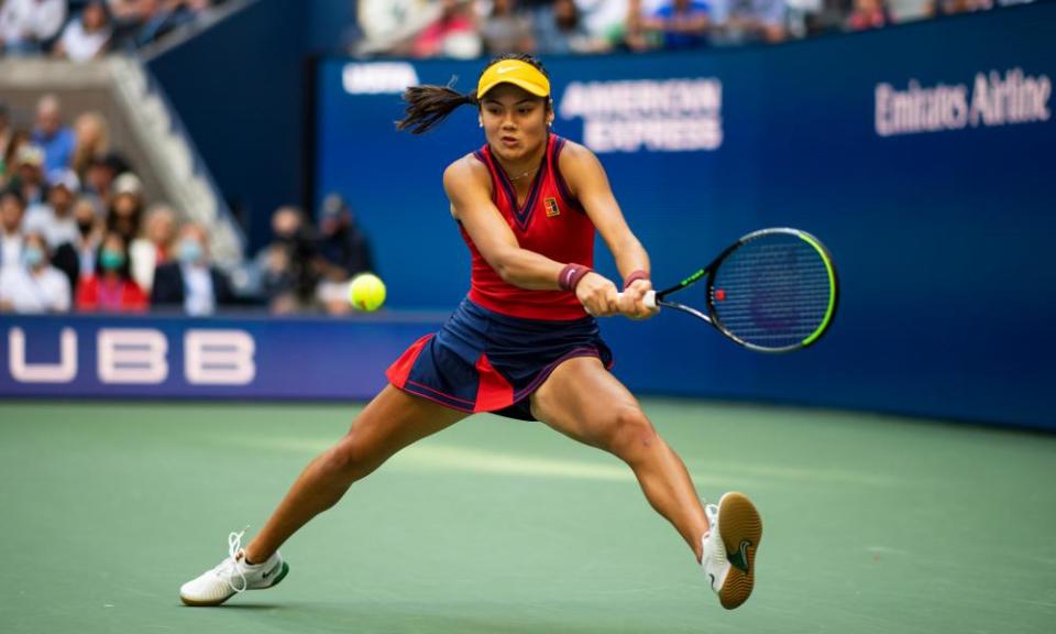 Emma Raducanu stretches for a backhand.