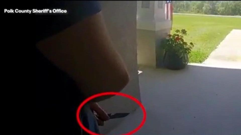 <div>Emmanuel Espinoza was captured on a Ring doorbell camera carrying what appeared to be a knife in his hands. (Polk County Sheriff's Office)</div>