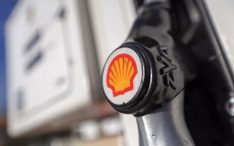 shell petrol pump - Credit: Chris Ratcliffe/Bloomberg