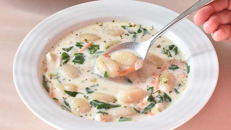 Copycat Olive Garden Creamy Chicken Gnocchi Soup