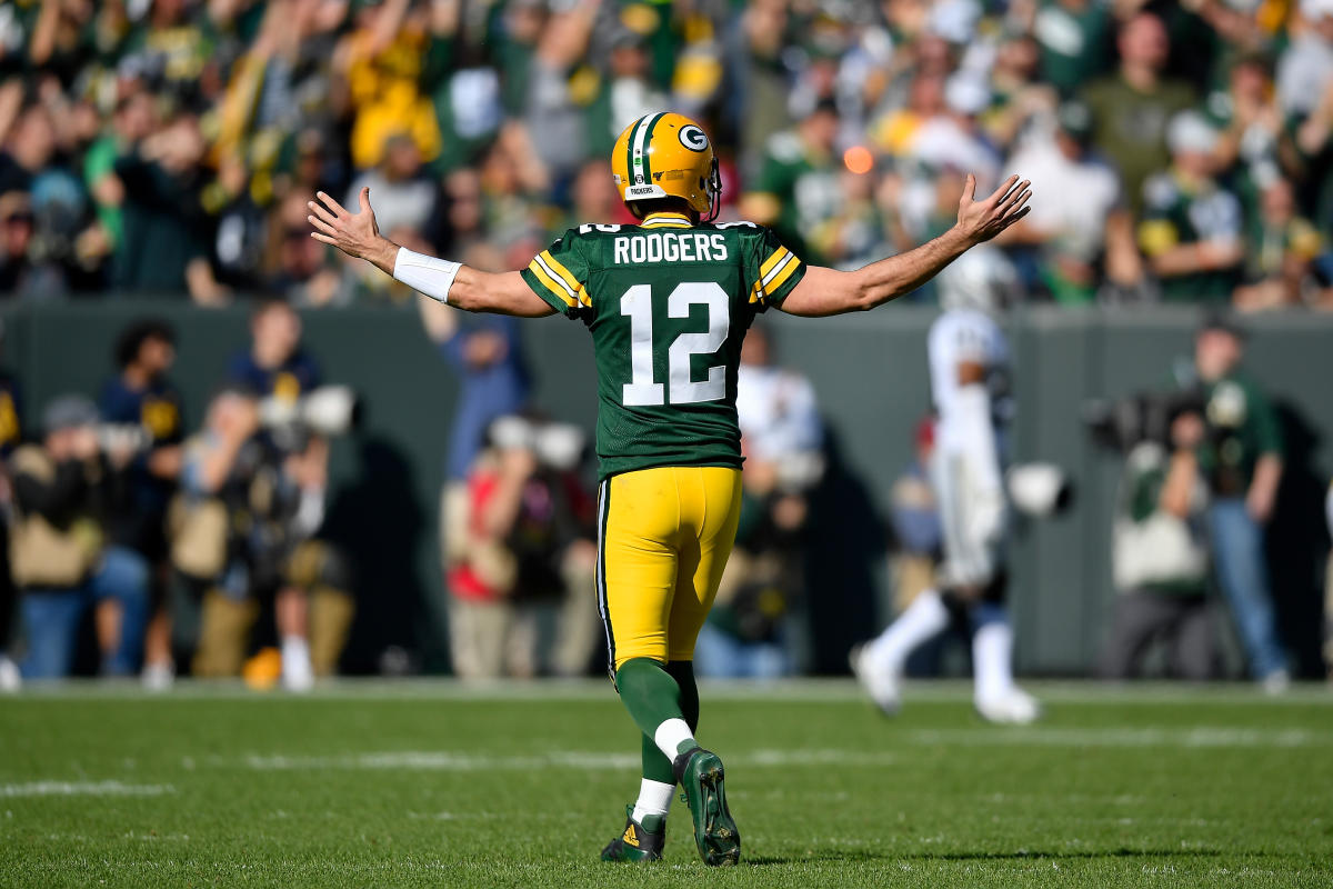 Rodgers to Adams more than enough for Packers to march past Titans