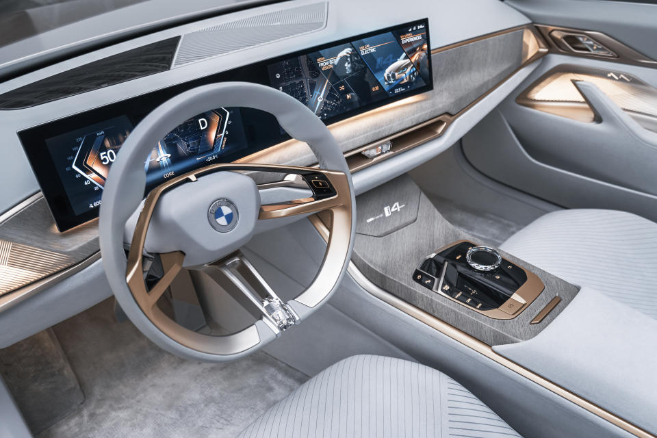 bmw i4 inside screen