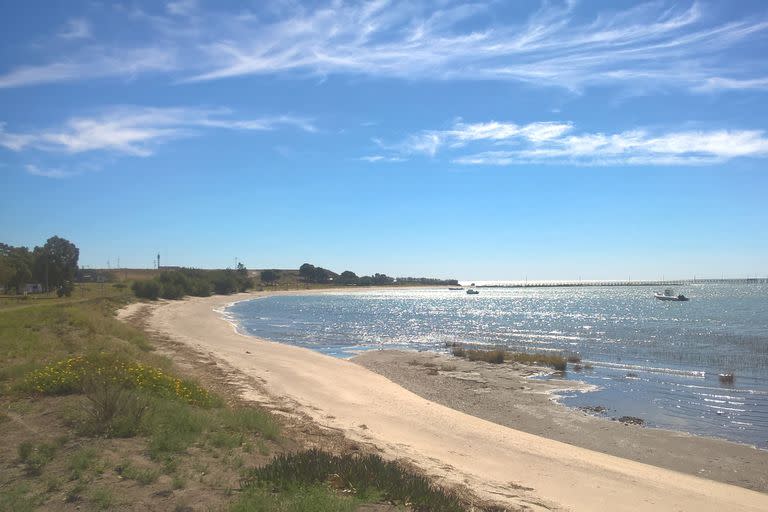 Playas con menos de 50 habitantes. Los Pocitos