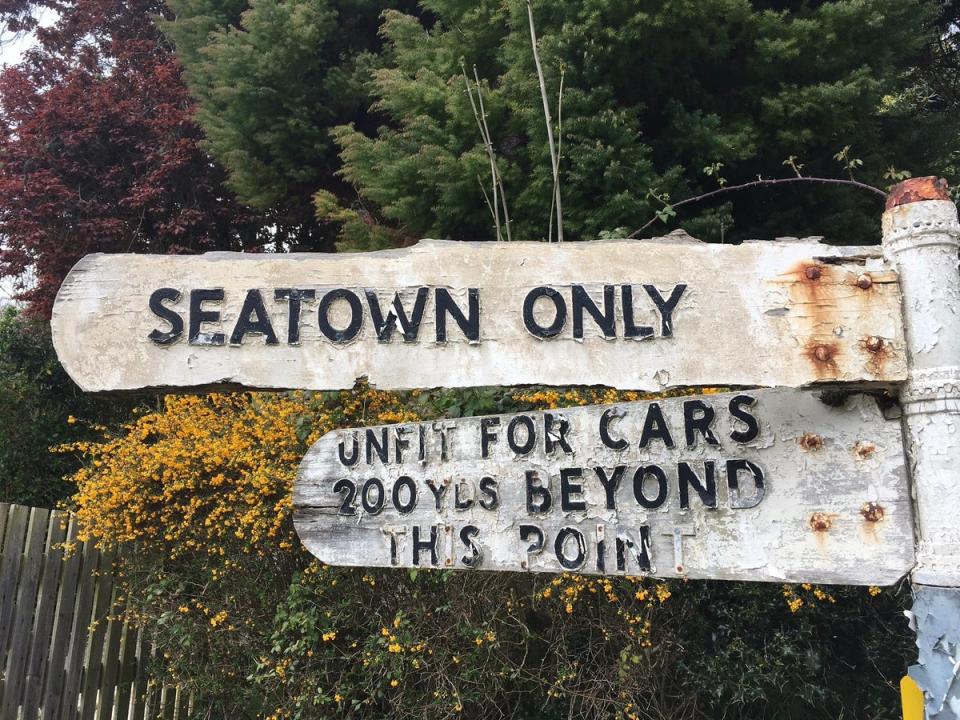 Direction sign to Seatown: 