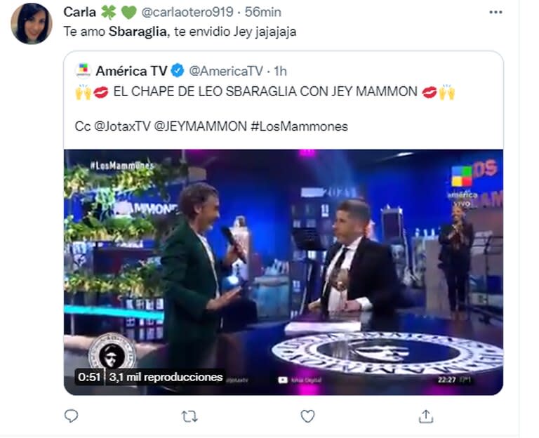 Sbaraglia y Mammon cerraron el programa a los besos (Foto: Twitter/@carlaotero91)