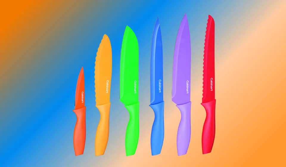 Estos coloridos cuchillos cortan como la mantequilla. (Imagen: Amazon)