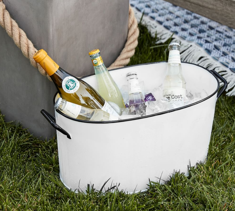 9) Best Ice Bucket with Farmhouse Charm