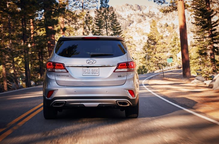 2017 Hyundai Santa Fe rear photo